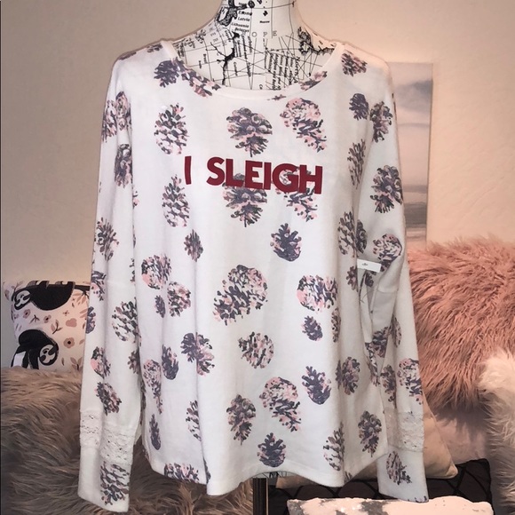 Graphic ‘I Sleigh’ Lounge Wear Pullover - Picture 2 of 6